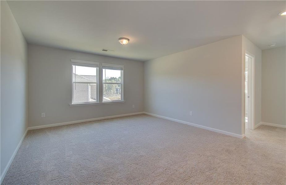 Spacious, unfurnished interior of a new home in Burchwood, Stockbridge (Image 29).