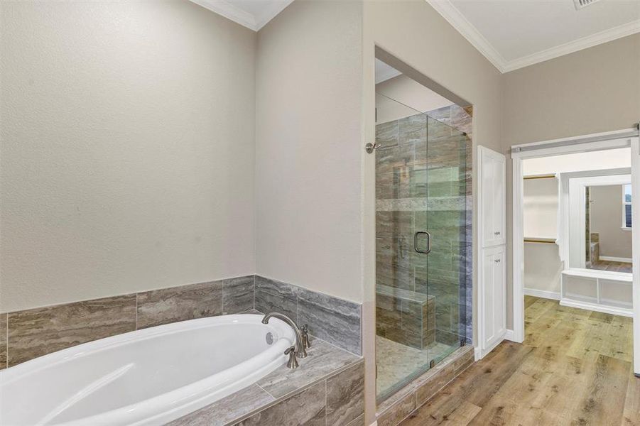 Spacious, unfurnished interior of a new home in , Granbury (Image 27).