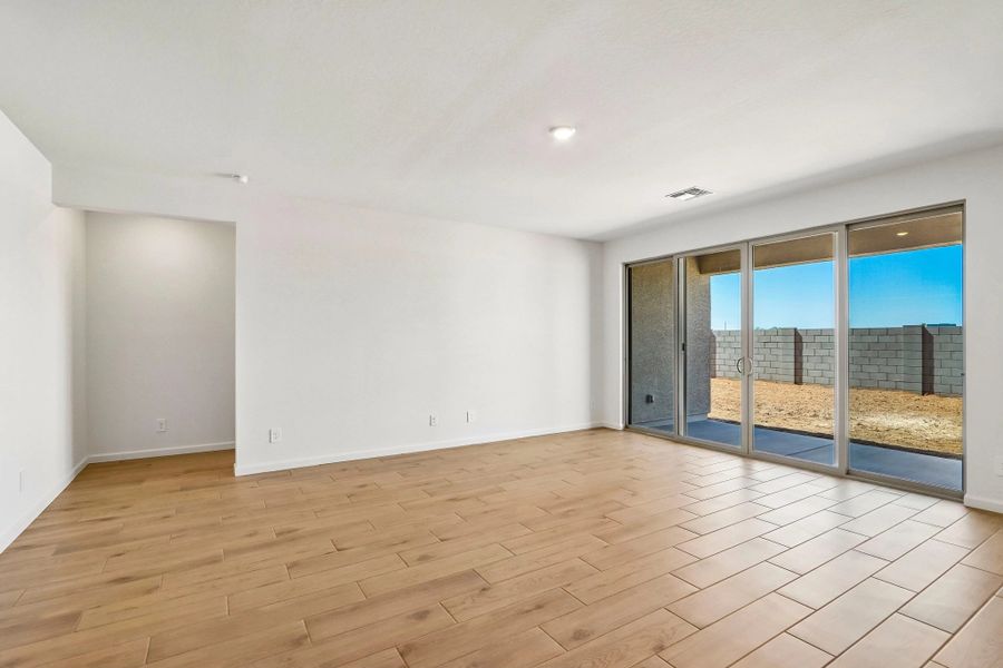Spacious, unfurnished interior of a new home in Stonebridge Manor, Waddell (Image 7).