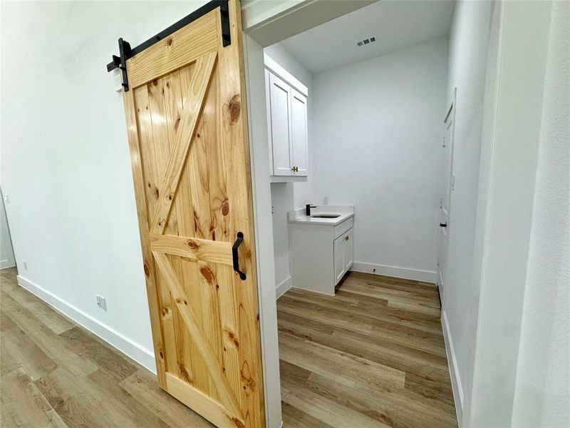 Spacious, unfurnished interior of a new home in , Greenville (Image 19).