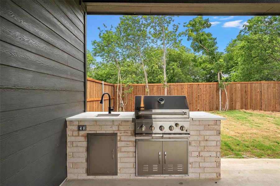 Exterior details and patio area of a home in , Hillsboro (Image 3).