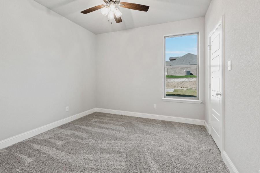 Representative unfurnished interior of a home built from the The Harper by Doug Parr Custom Homes in Spring Valley Ranch, Paradise (Image 24).