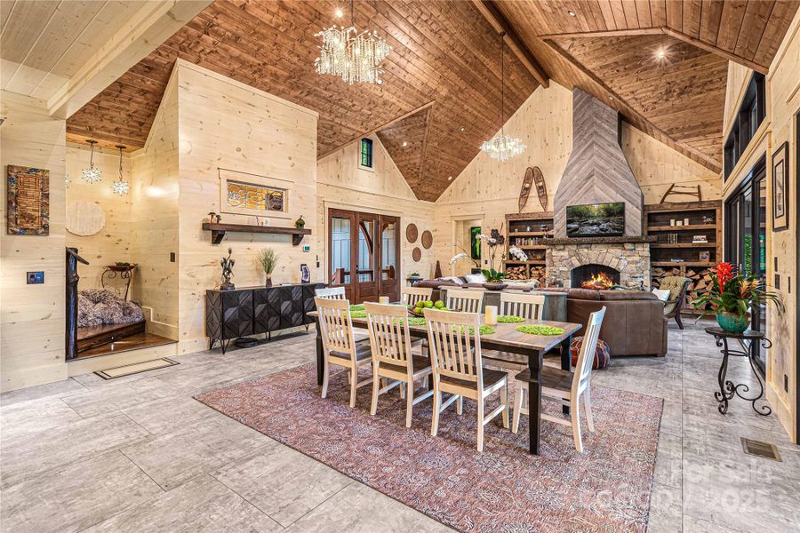 Community amenities in , Cashiers (Image 37).