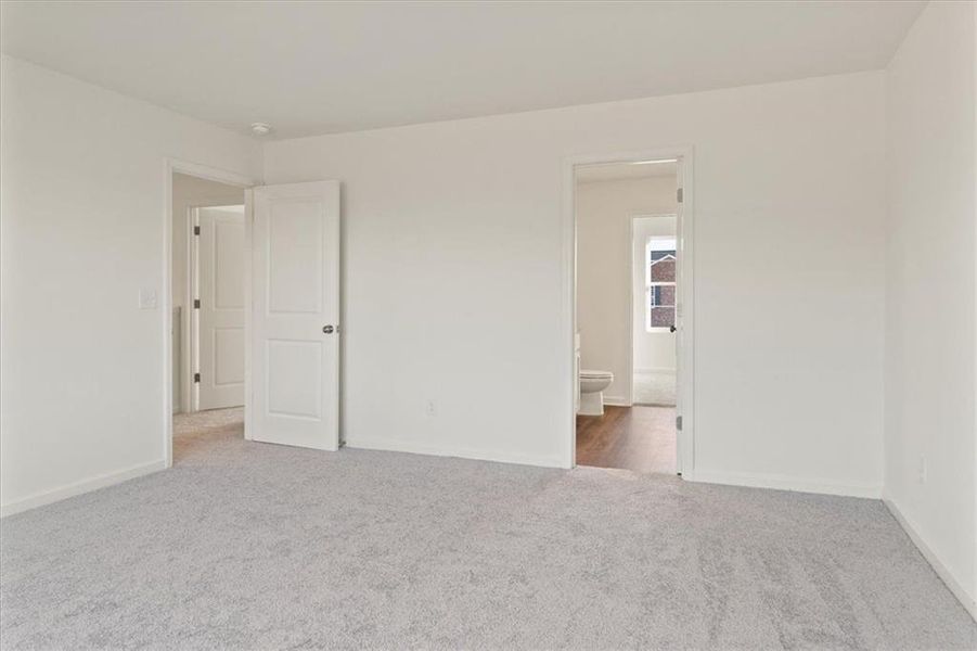 Spacious, unfurnished interior of a new home in The Ridge at Twin Rivers, Covington (Image 19).