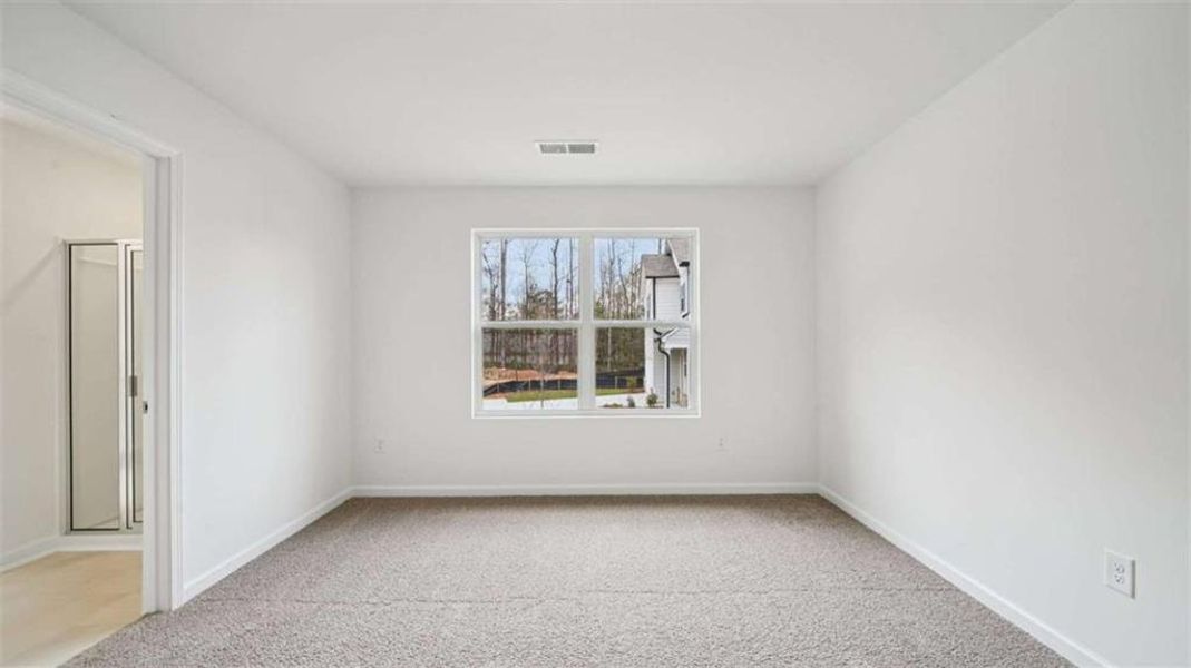 Spacious, unfurnished interior of a new home in Sherwood Manor, College Park (Image 31).