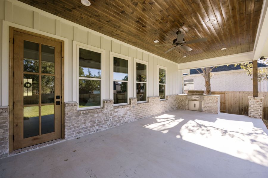 Representative exterior details of a home built from the The Ellen II by Reece Homes in Pebble Creek, College Station (Image 33).