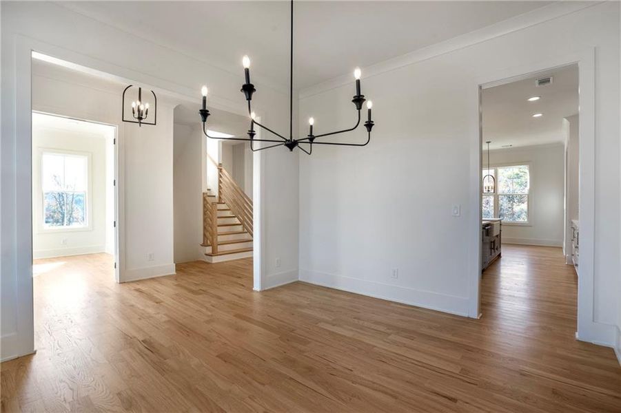 Spacious, unfurnished interior of a new home in , Bogart (Image 18).