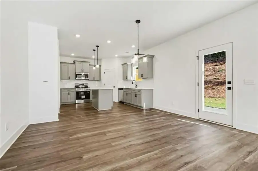 Spacious, unfurnished interior of a new home in Thunder Ridge, Dawsonville (Image 15).