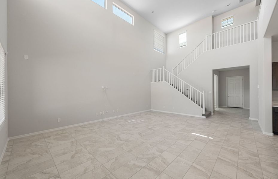Spacious, unfurnished interior of a new home in Visara, Surprise (Image 32).