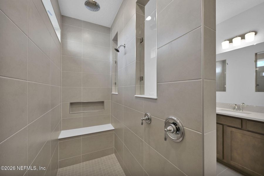 Close-up of interior finishes inside a home in Hyland Trail, Green Cove Springs (Image 11).