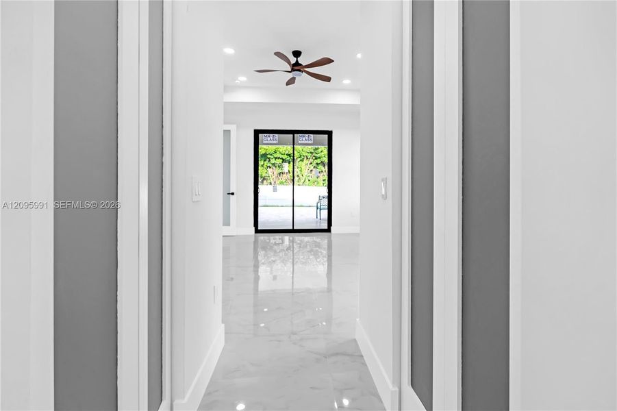 Spacious, unfurnished interior of a new home in , Cape Coral (Image 40).