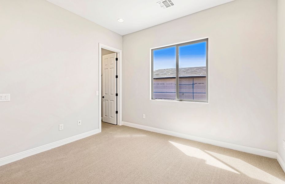 Spacious, unfurnished interior of a new home in Vistoso Canyon Estates, Oro Valley (Image 27).