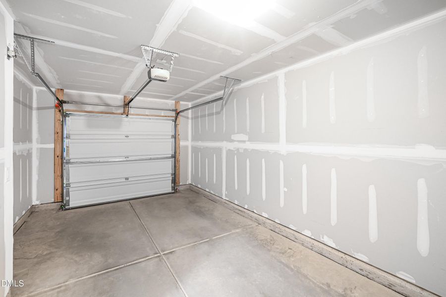 SUN_ElmGrove_Pic_Wyatt_Garage_1of1 SUN_ElmGrove_Pic_Wyatt_Garage_1of1