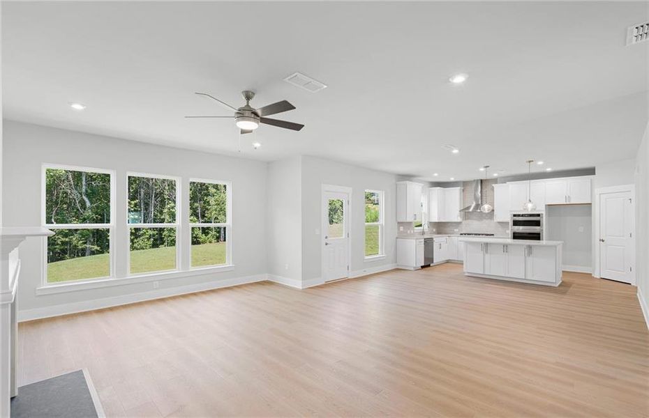 Spacious, unfurnished interior of a new home in Hunters Creek, Flowery Branch (Image 17).