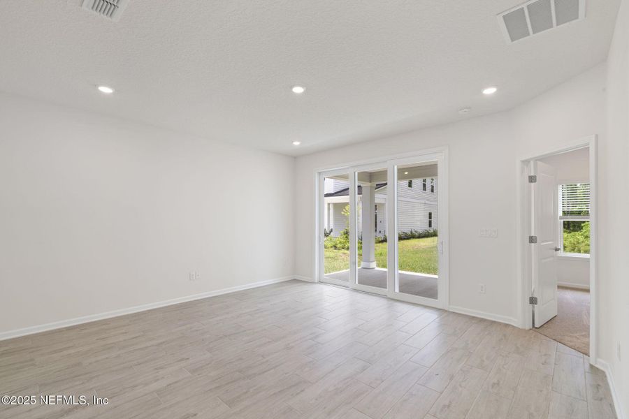 Spacious, unfurnished interior of a new home in Beacon Lake, St. Augustine (Image 42).