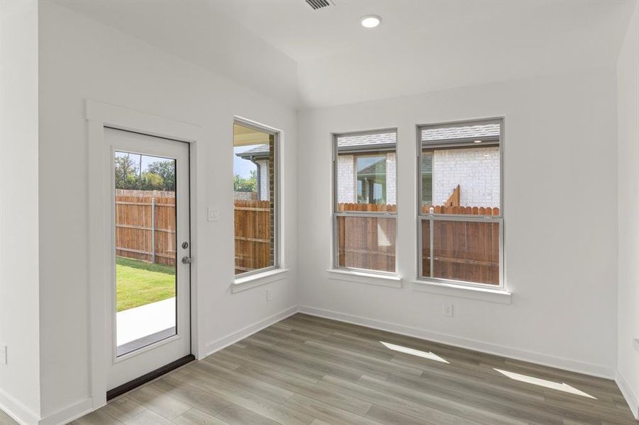 12. 1109 Rushing - Dining 12. 1109 Rushing - Dining