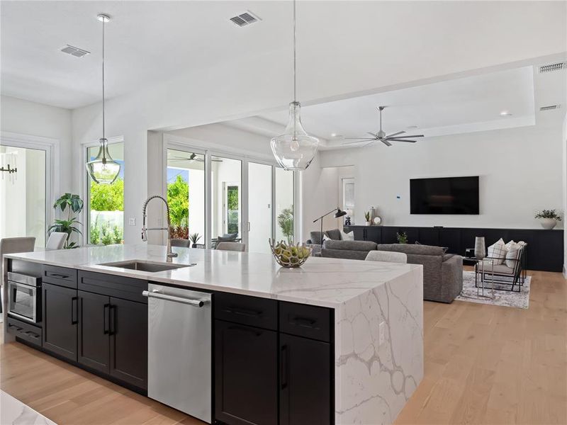 Furnished interior view inside a new home in Lake Sheen Sound, Orlando (Image 10).