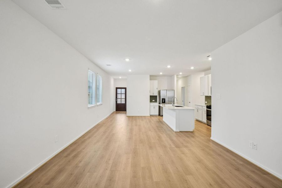 Spacious, unfurnished interior of a new home in Riviera Pines - Traditional Series, Huffman (Image 31).