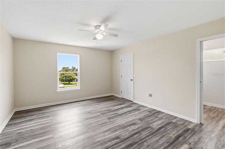 Spacious, unfurnished interior of a new home in , Deltona (Image 16).