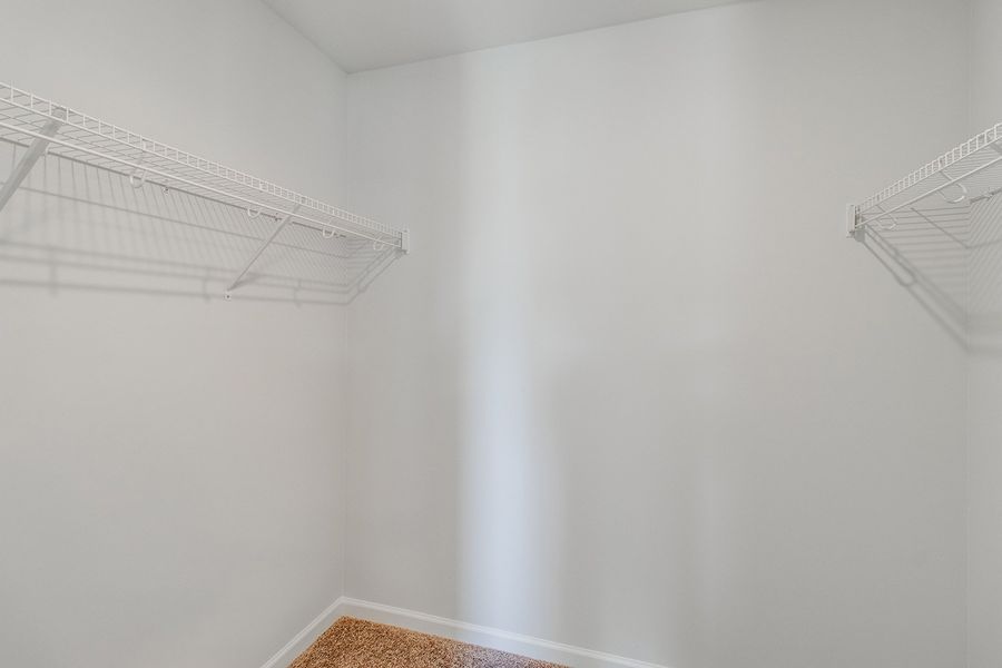 Spacious, unfurnished interior of a new home in Astoria, Columbia (Image 24).