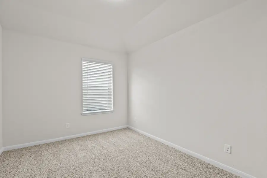 Spacious, unfurnished interior of a new home in Veranda, San Antonio (Image 12).