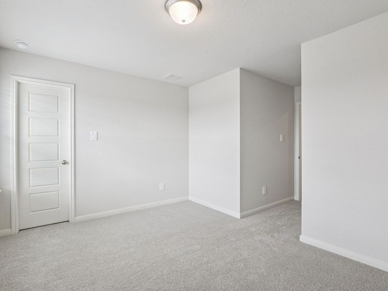 Spacious, unfurnished interior of a new home in Scenic Crest - Premier Series, Boerne (Image 25). Spacious, unfurnished interior of a new home in Scenic Crest - Premier Series, Boerne (Image 25).
