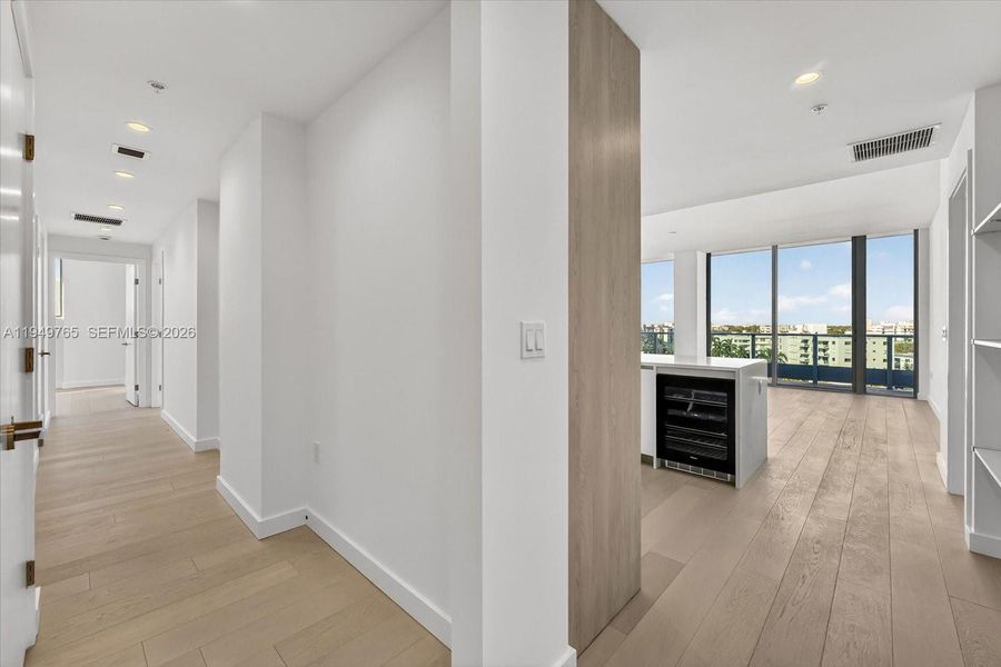 Spacious, unfurnished interior of a new home in , Bay Harbor Islands (Image 30).