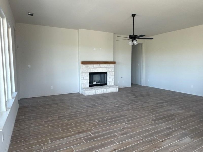 Spacious, unfurnished interior of a new home in Terra Escalante, Blue Ridge (Image 7).