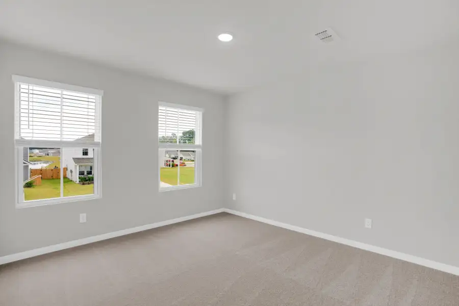 Spacious, unfurnished interior of a new home in Bradford Pointe, Summerville (Image 43).