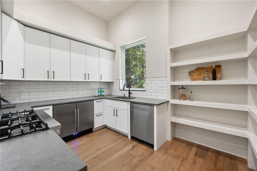 Furnished interior view inside a new home in , Sandy Springs (Image 15).