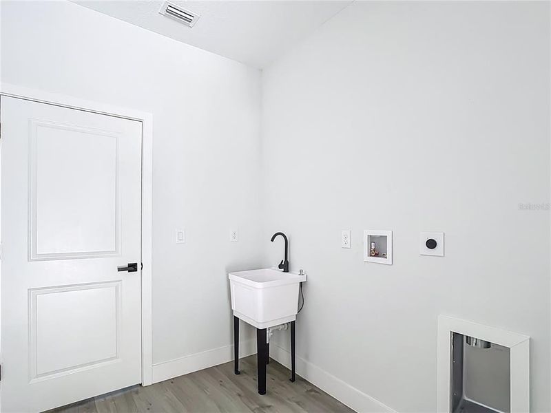 Furnished interior view inside a new home in , Ocala (Image 11).