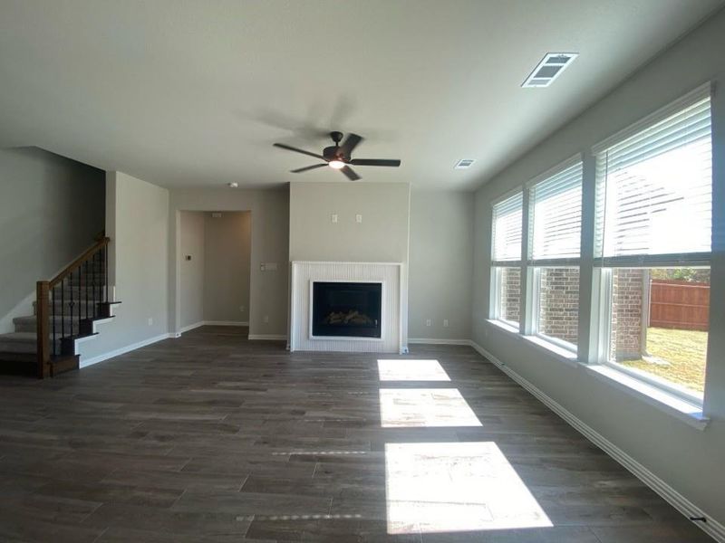 Spacious, unfurnished interior of a new home in Morningstar, Aledo (Image 8).