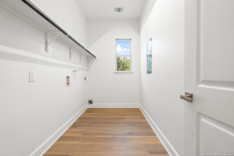 Spacious, unfurnished interior of a new home in Legend Park, Castroville (Image 14). Spacious, unfurnished interior of a new home in Legend Park, Castroville (Image 14).