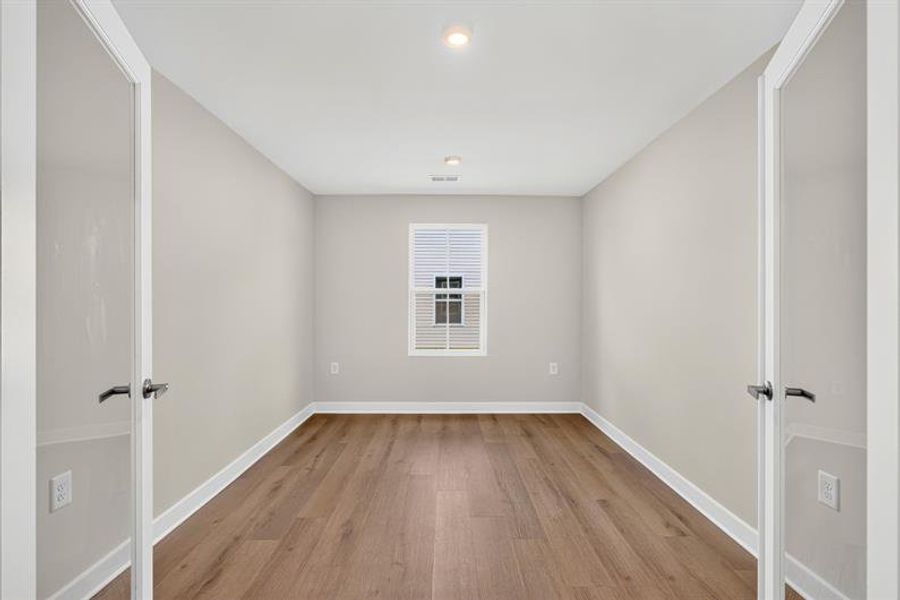 Spacious, unfurnished interior of a new home in Beacon Point at New Hampstead, Savannah (Image 21). Spacious, unfurnished interior of a new home in Beacon Point at New Hampstead, Savannah (Image 21).