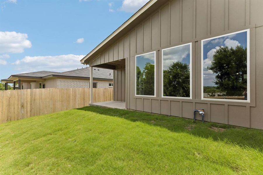 Exterior details and patio area of a home in , Killeen (Image 20).