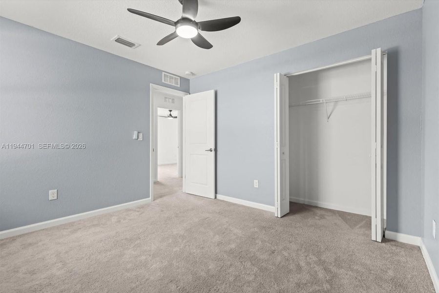Spacious, unfurnished interior of a new home in , Fort Pierce (Image 18).
