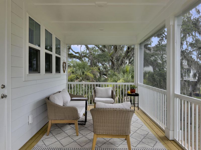 Exterior details and patio area of a home in Liberty Hill Farm, Mount Pleasant (Image 35).