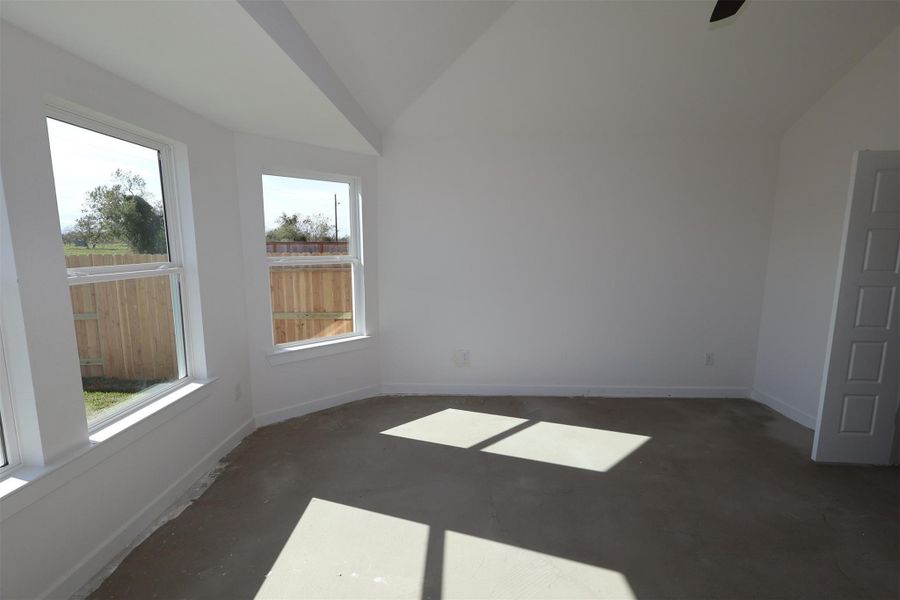 Spacious, unfurnished interior of a new home in Summerview, Fulshear (Image 13). Spacious, unfurnished interior of a new home in Summerview, Fulshear (Image 13).