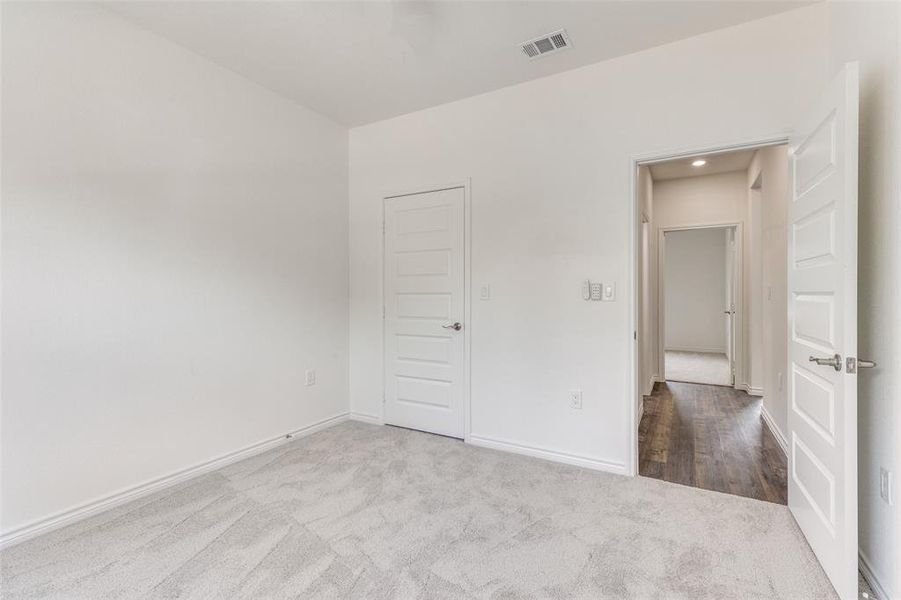 Spacious, unfurnished interior of a new home in , Granbury (Image 15).