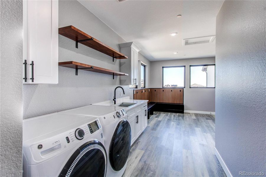 Furnished interior view inside a new home in , Strasburg (Image 10).