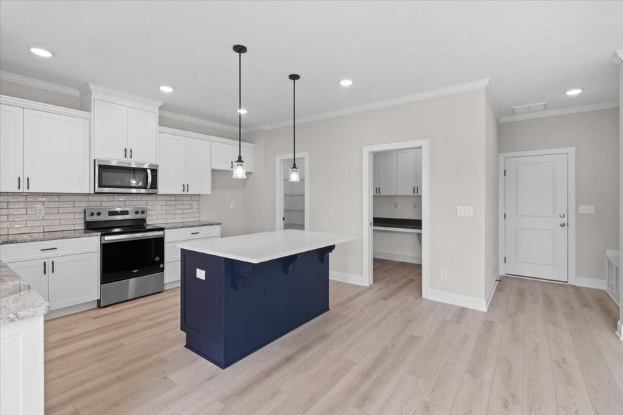 Furnished interior view inside a new home in Windsor, North Augusta (Image 9).