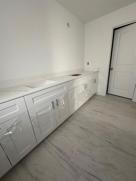 Image 6 of a home in .