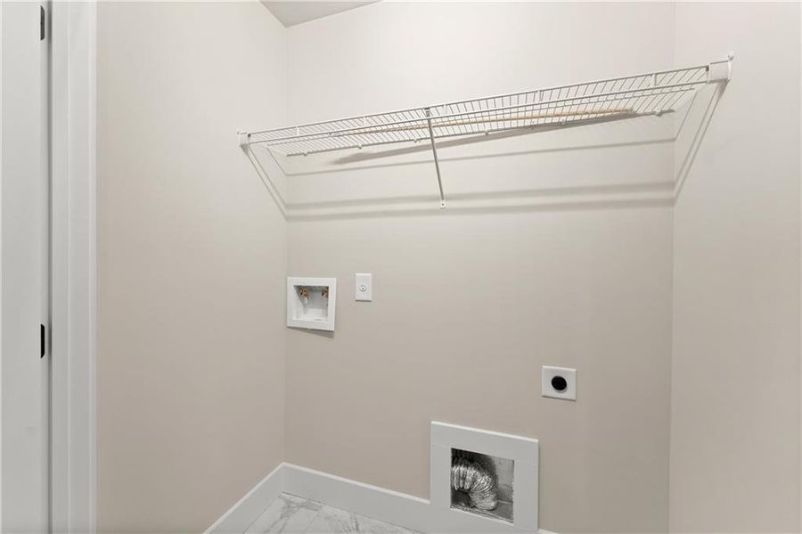 Spacious, unfurnished interior of a new home in , Gainesville (Image 12).