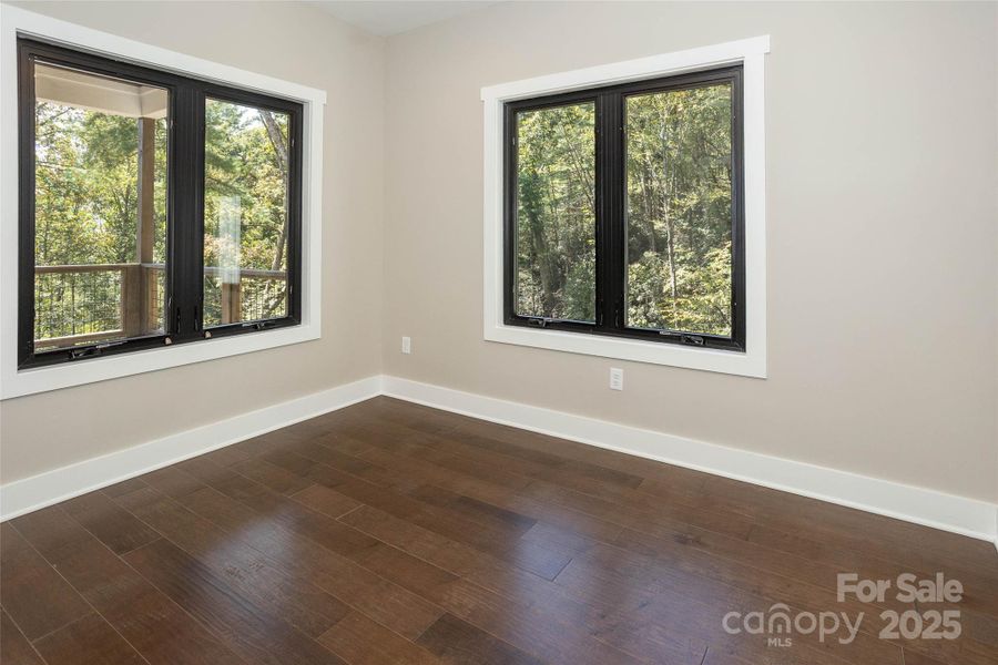 Spacious, unfurnished interior of a new home in , Horse Shoe (Image 14).