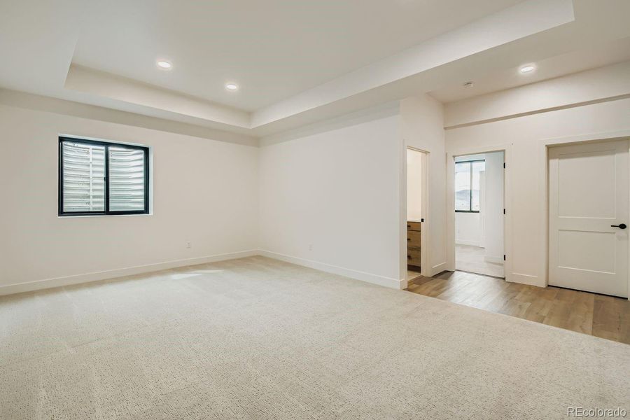 Spacious, unfurnished interior of a new home in , Granby (Image 18).