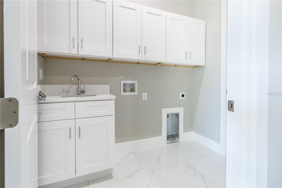 Furnished interior view inside a new home in , Tampa (Image 5).