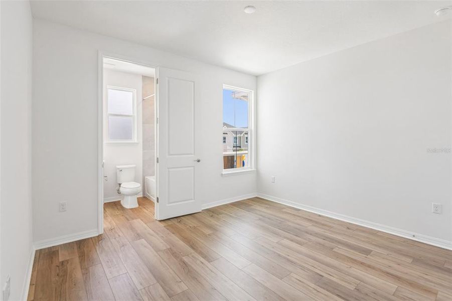 Spacious, unfurnished interior of a new home in , San Antonio (Image 29).