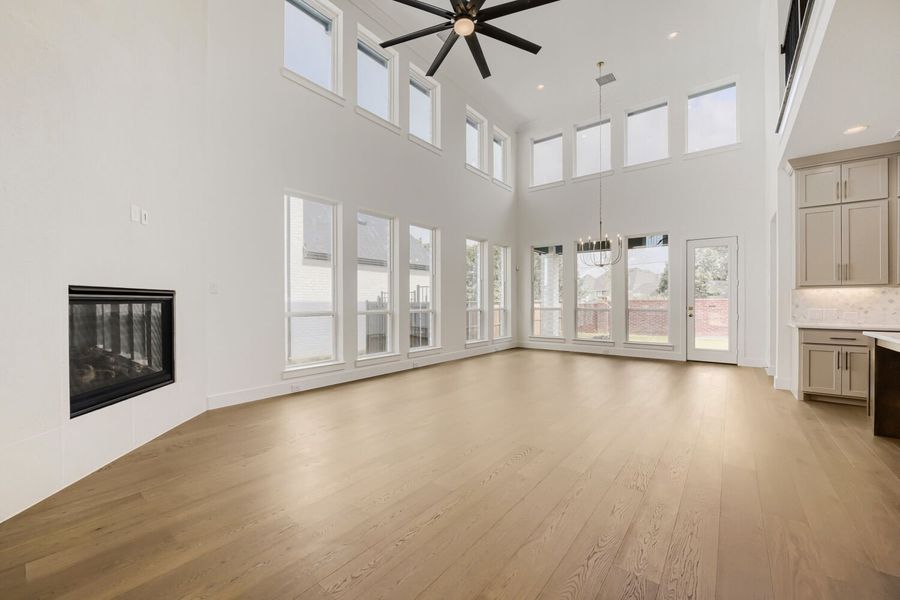 841 Bella Casa - Living Area