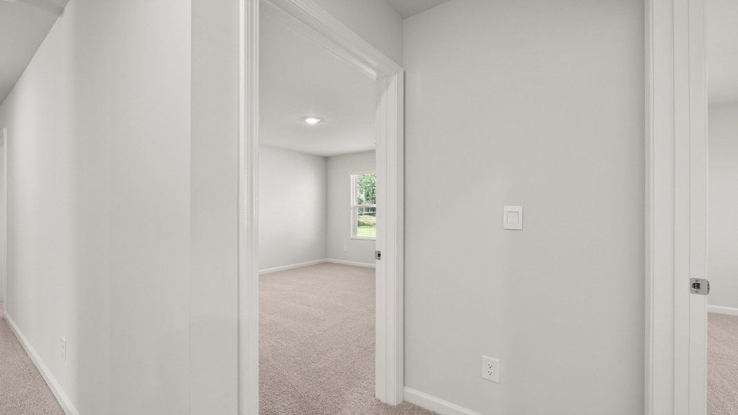 Spacious, unfurnished interior of a new home in Estates at Deer Hollow, Grovetown (Image 40).