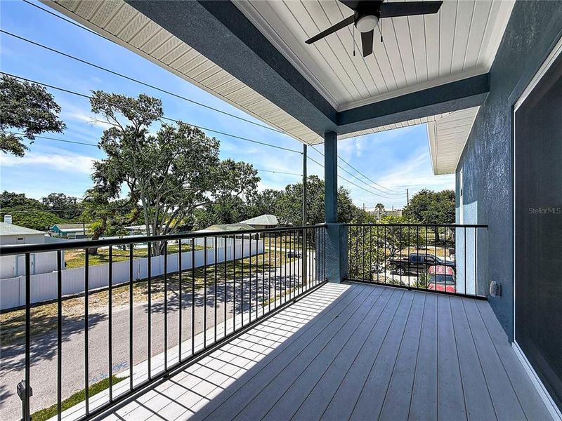 Exterior details and patio area of a home in , St. Petersburg (Image 23).